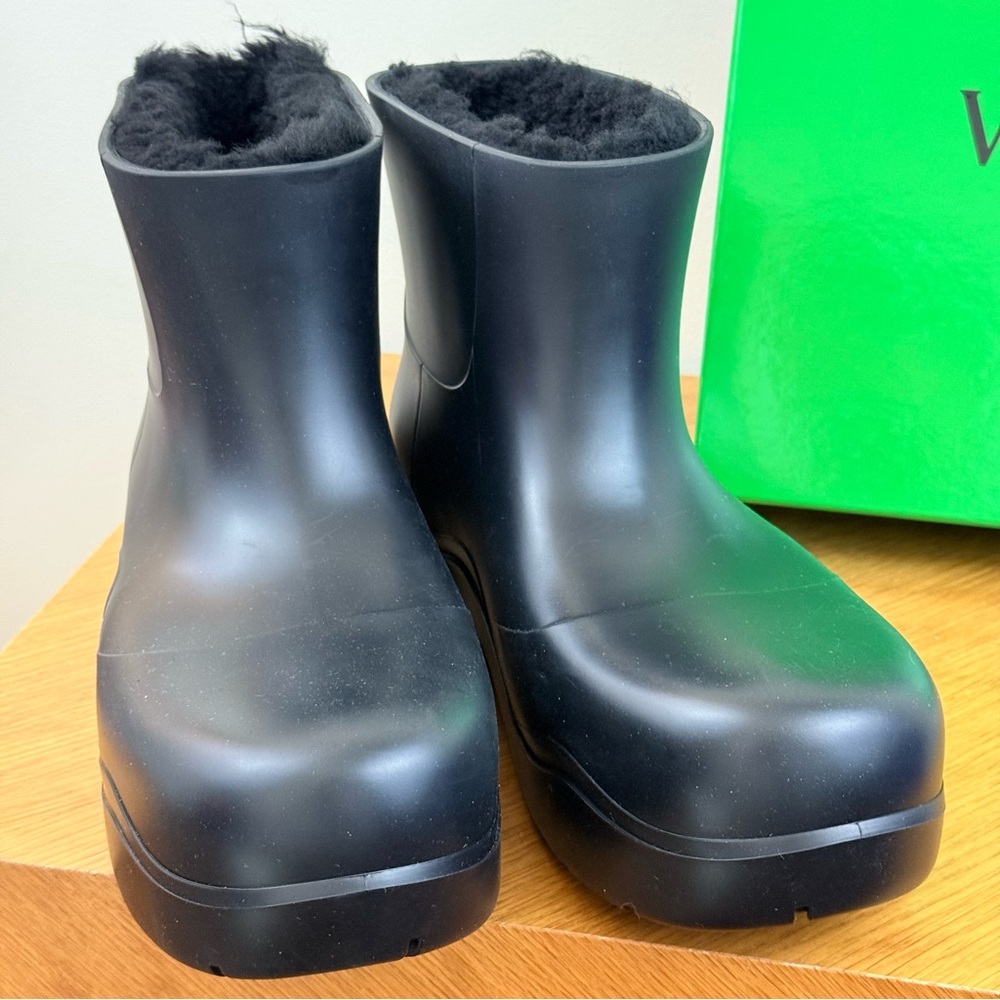 Bottega Veneta Puddle Boots Shesrling Lined BNIB Size 45